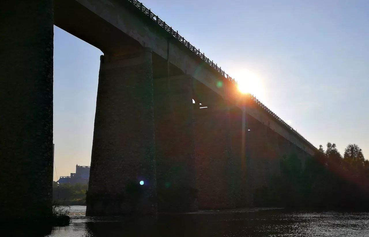 广东省雷州市旅游攻略，探索城市中的美景与魅力